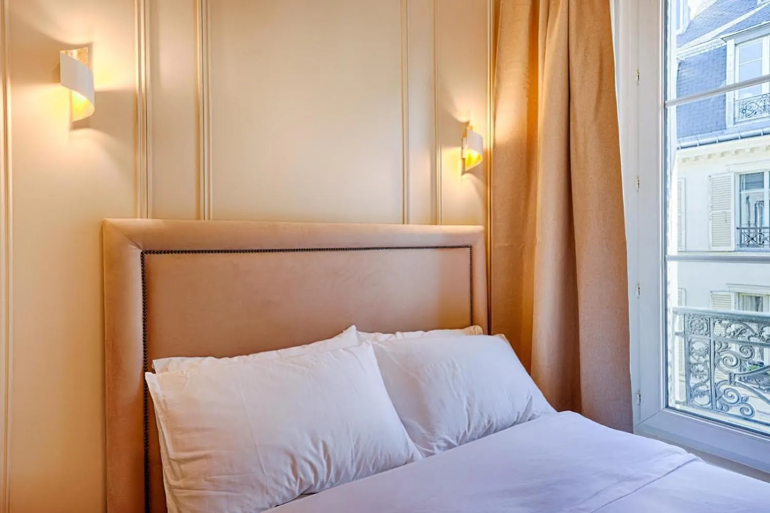 Emerald Apartment Paris France