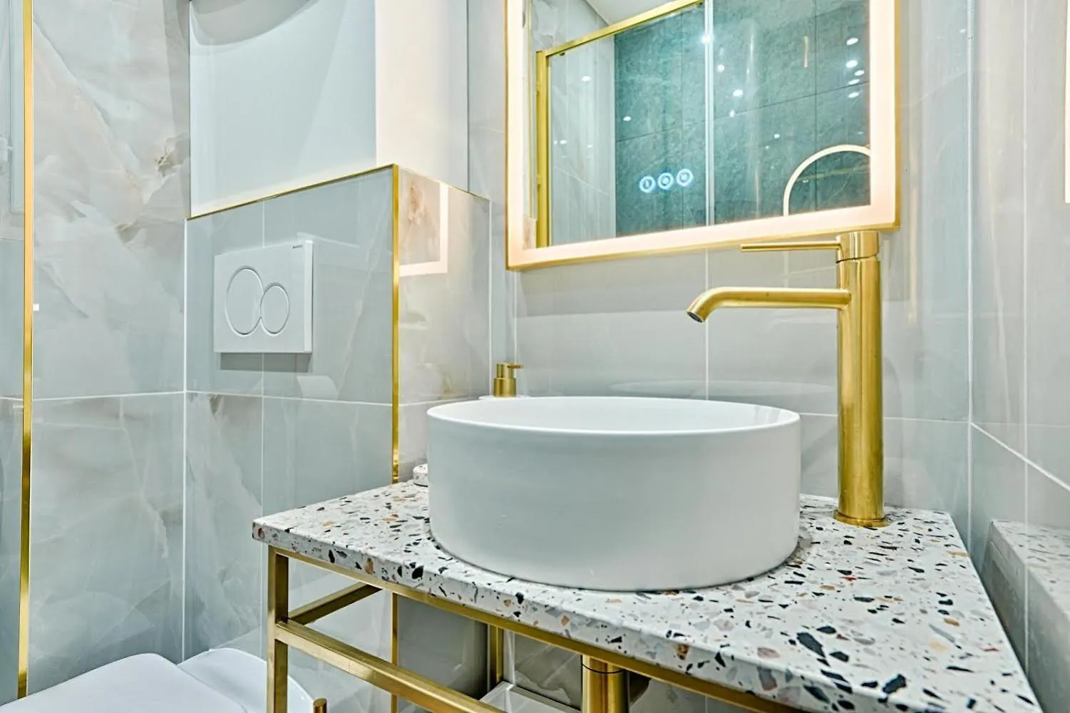 Emerald Apartment Paris France