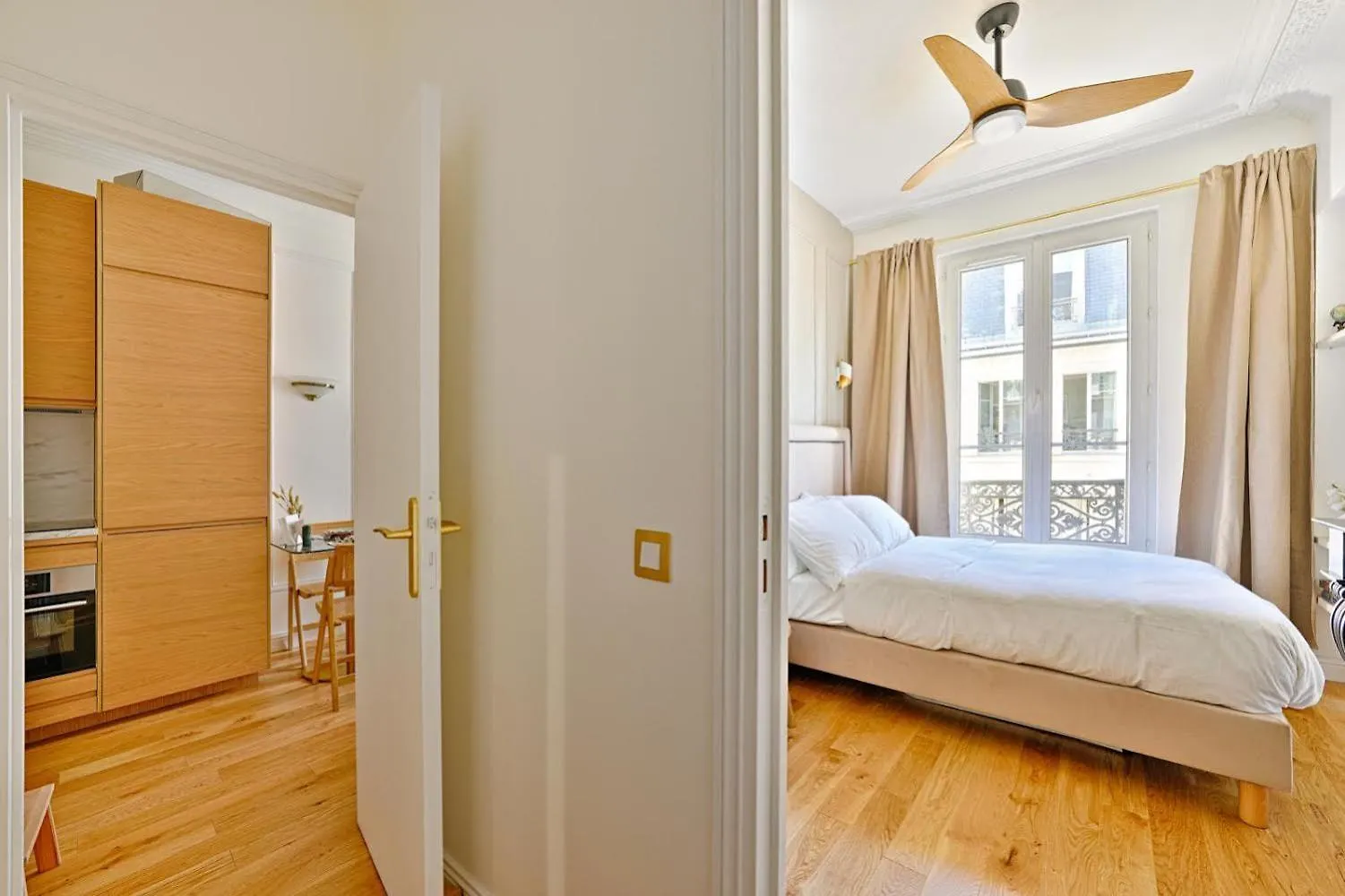 Emerald Apartment Paris